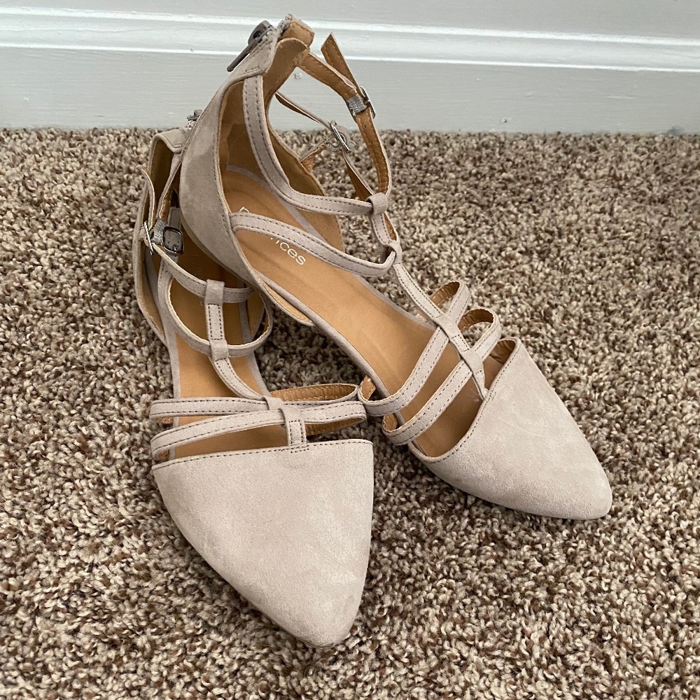 Maurice’s strappy flats size 8 womens taupe